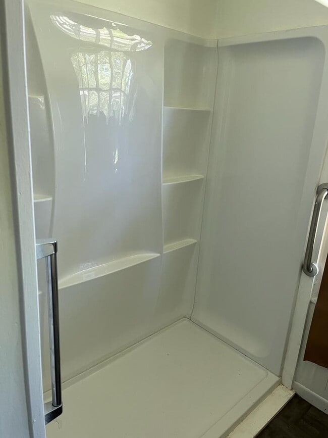 Building Photo - 22 E Lutcher Ave