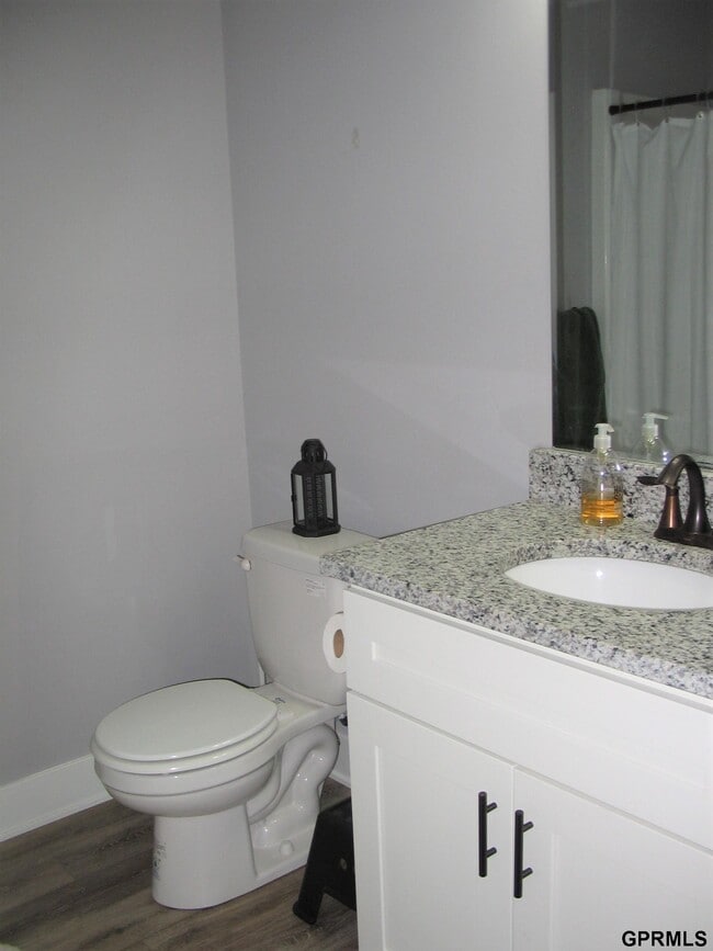 Building Photo - 3031 Lakeside Dr