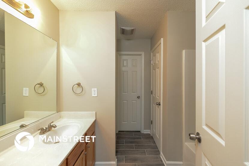 Building Photo - 3027 Canterbury Park Dr