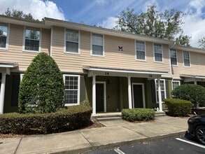Building Photo - 2508 SW 35th Pl