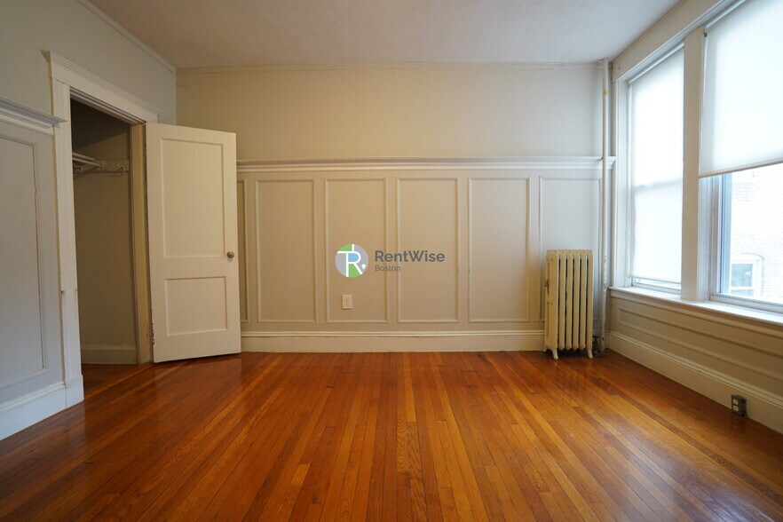 Building Photo - 1116 Commonwealth Ave