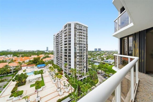 Building Photo - 3610 Yacht Club Dr