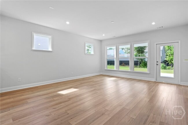 Building Photo - 147 Higginson Dr