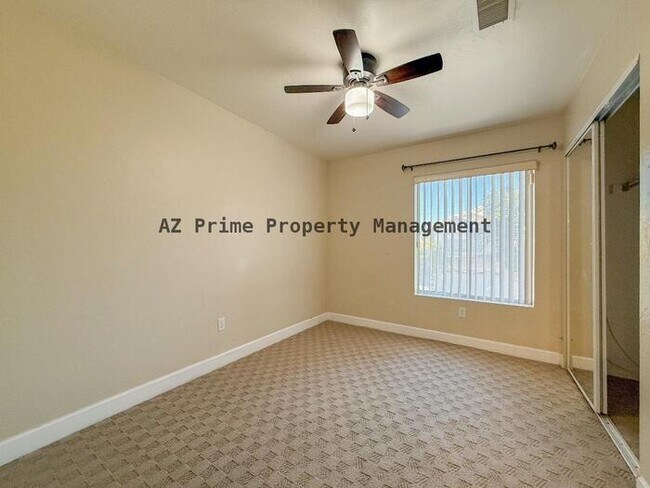 Building Photo - 4642 E Towne Ln