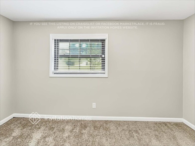 Building Photo - 2652 Williamsburg Dr