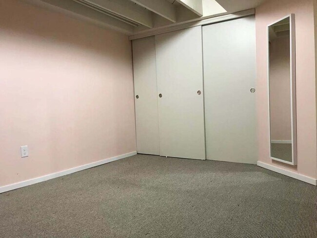 Building Photo - CLICK "REQUEST A TOUR" NOW!