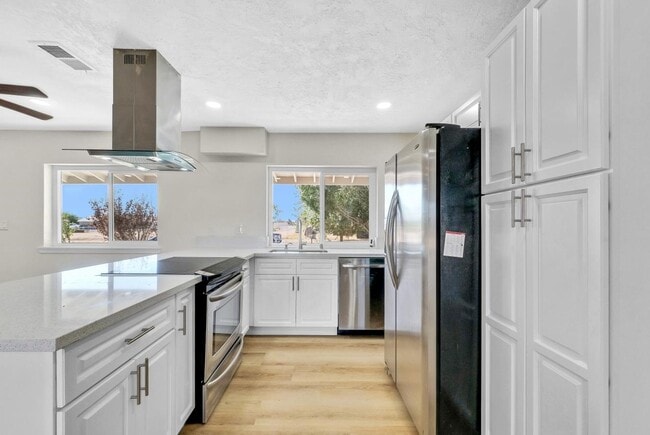 Building Photo - 21450 Zuni Rd