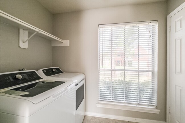 Building Photo - 7603 Quintero Dr