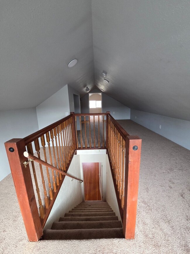 Building Photo - Charming 2-Bedroom Home with Loft in Lewiston