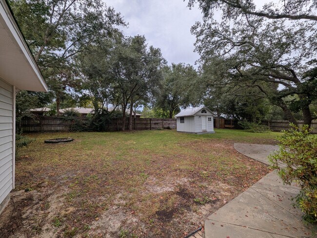 Building Photo - 2625 Weeping Willow Ln