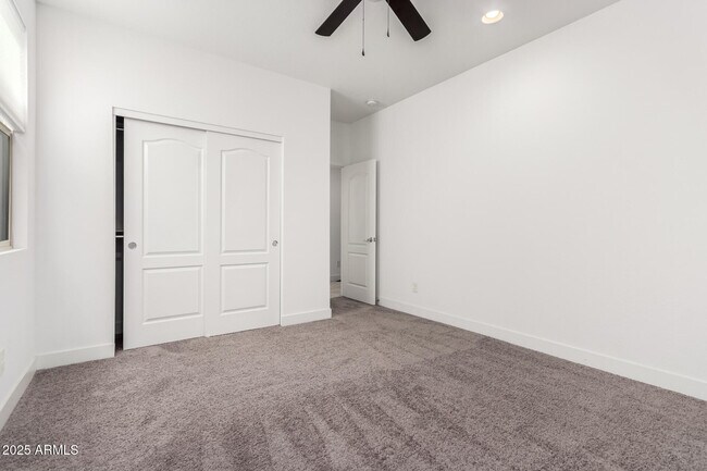 Building Photo - 5221 N 79th Dr