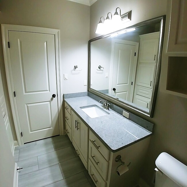 Building Photo - 104 Perfect Pl