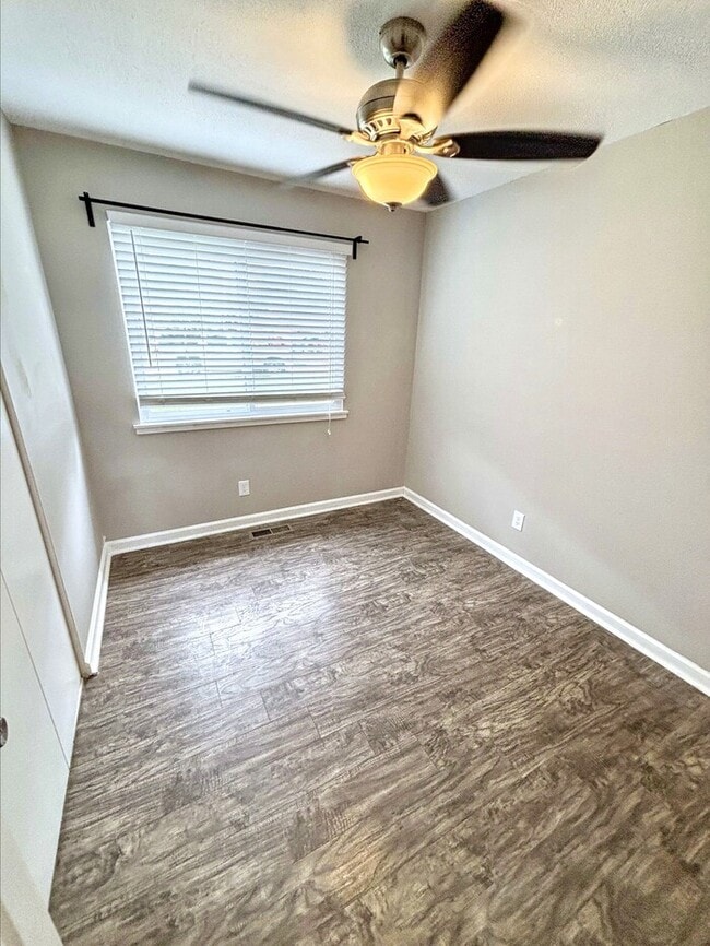 Building Photo - 2821 Sugar Tree Ln
