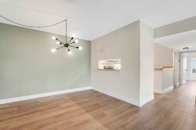 Building Photo - 6489 Chasewood Dr