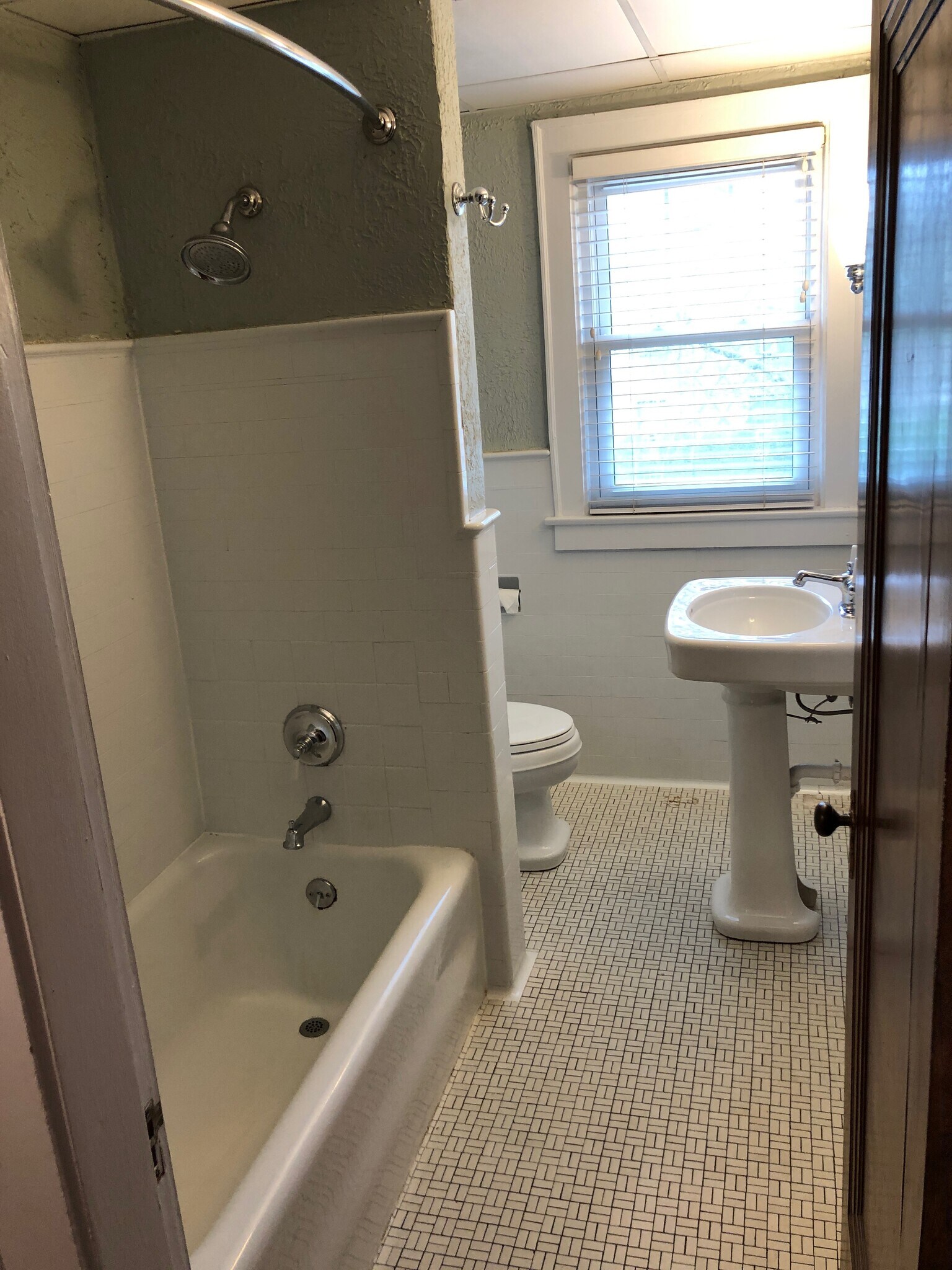 Bathroom - 2229 Coventry Rd