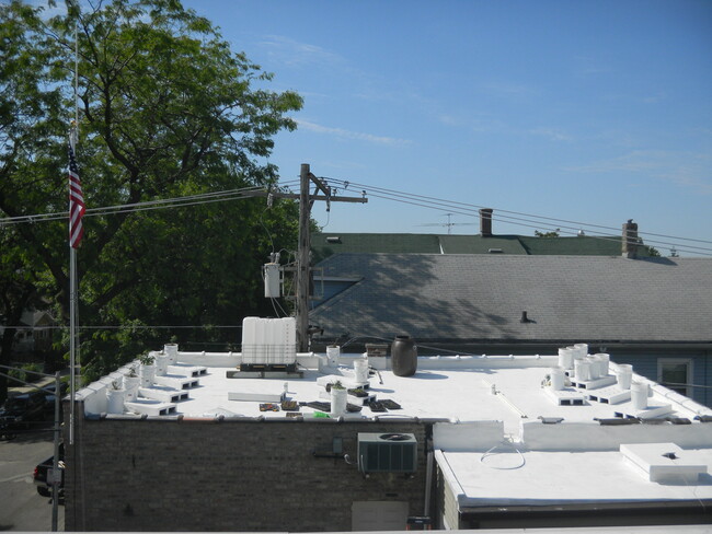 Building Photo - 3535 W Belmont Ave