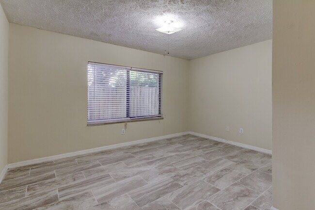 Building Photo - 10406 Reclinata Ln