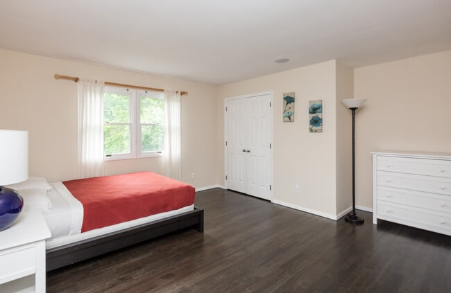 Building Photo - 1 Mountain Laurel Ln