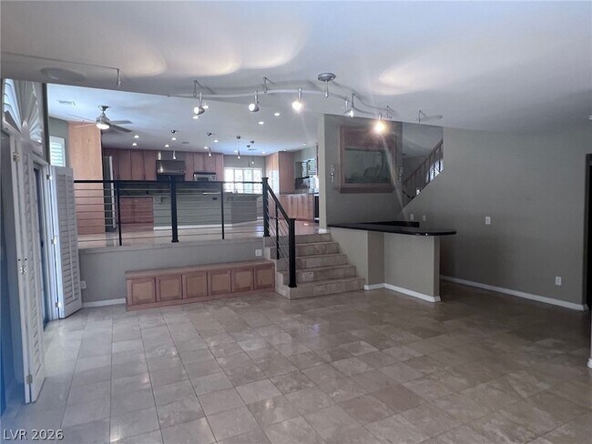 Building Photo - 2817 Via Avanti St