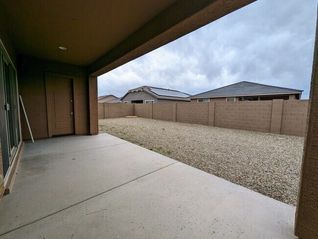 Building Photo - 16431 W Charlotte Dr