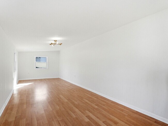 Building Photo - Charming Renovated 4-Bedroom Rental with Spacious Backyard & Bonus Basement Space in Somerdale