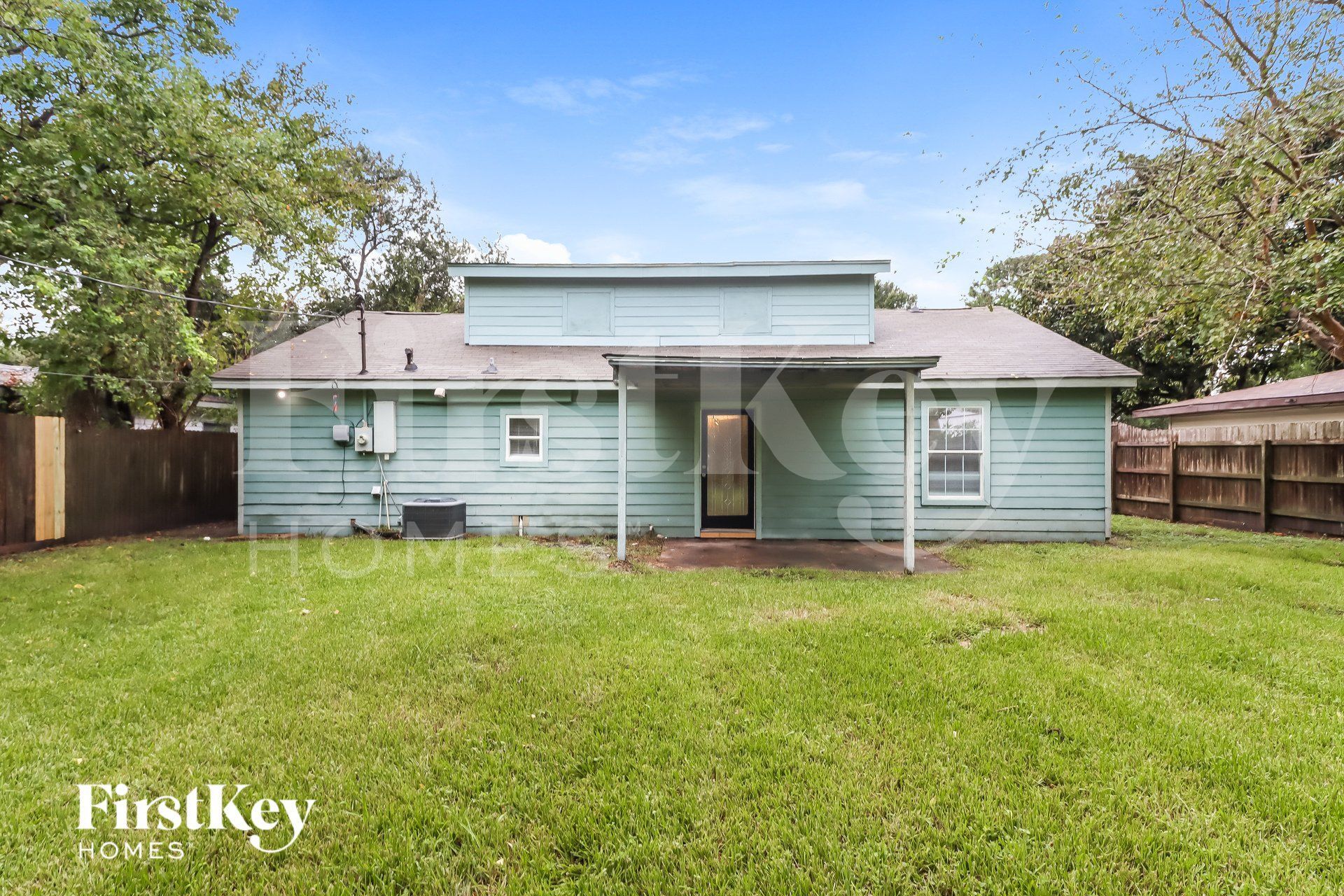 Building Photo - 701 22nd Ave N