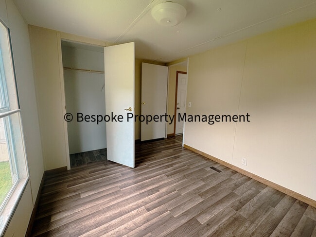 Building Photo - 147 Sunshine Valley