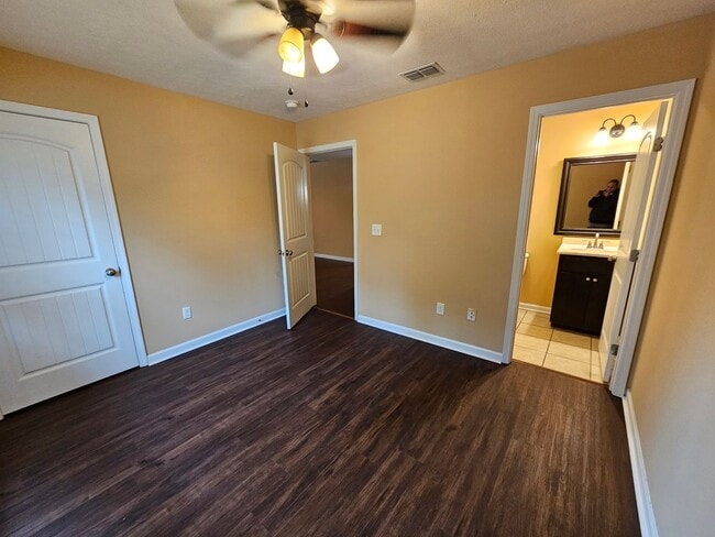 Building Photo - COMING SOON....Beautiful Home near Historic Downtown Tullahoma!