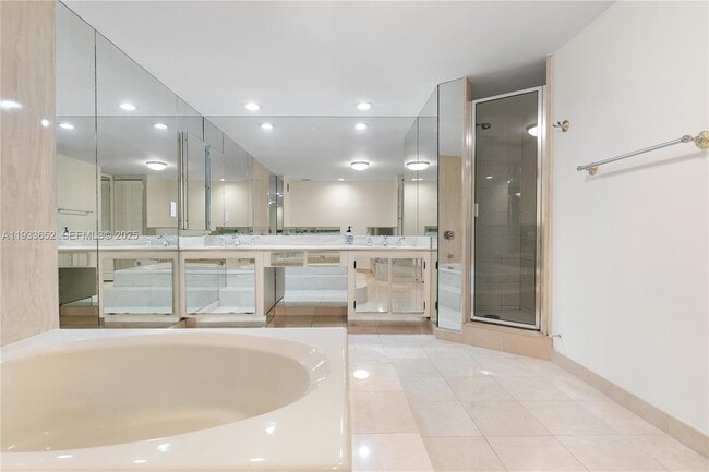 Building Photo - 2751 S Ocean Dr