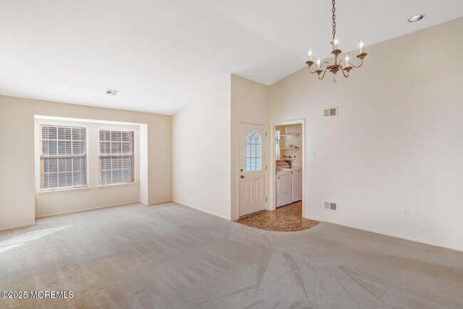 Building Photo - 405 Lexington Dr