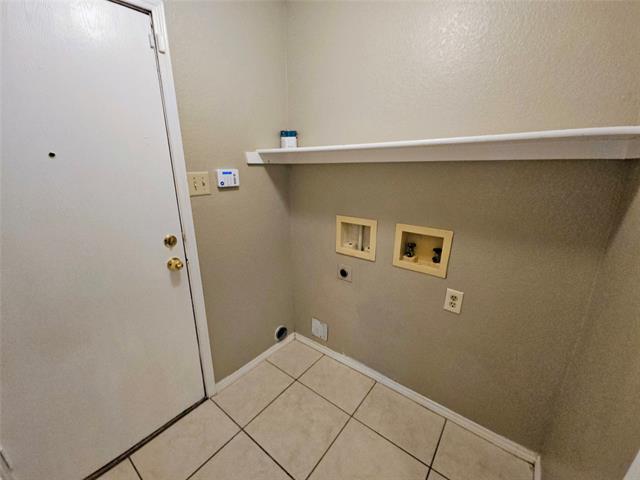 Building Photo - 3813 Waxwing Cir S