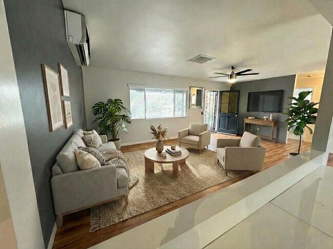 Building Photo - 3 bedroom 1.5 bathroom with amazing views of Morongo Valley