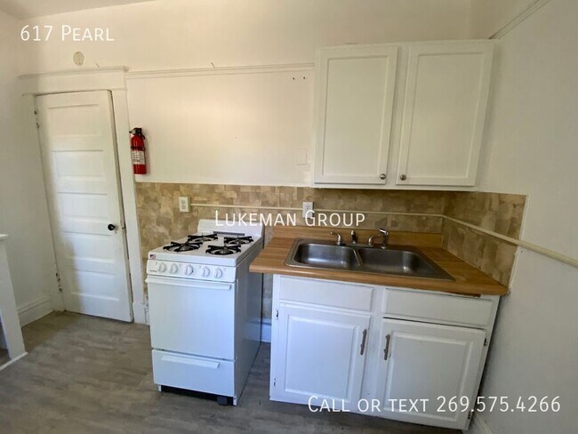 Building Photo - 617 Pearl-