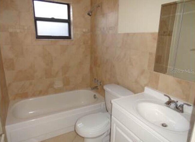 Building Photo - 455 Las Palmas Cir