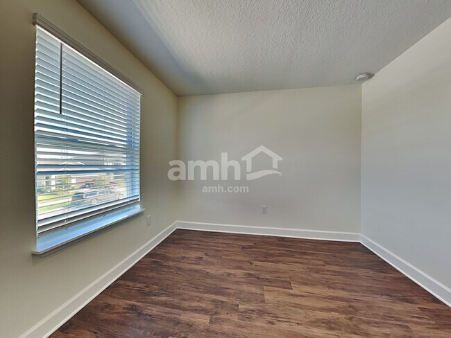 Building Photo - 2134 Saffron Walden Dr