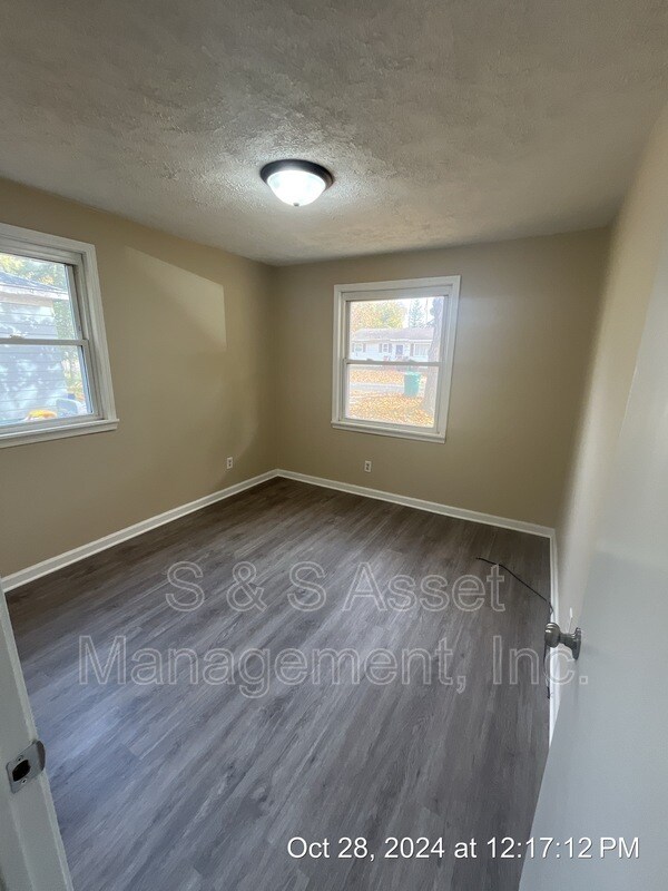 Building Photo - 3231 Westmont Ave