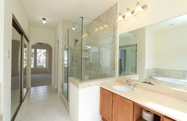 Building Photo - 10707 Williston Dr