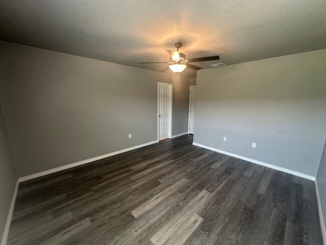 Building Photo - 3Bed/2Bath