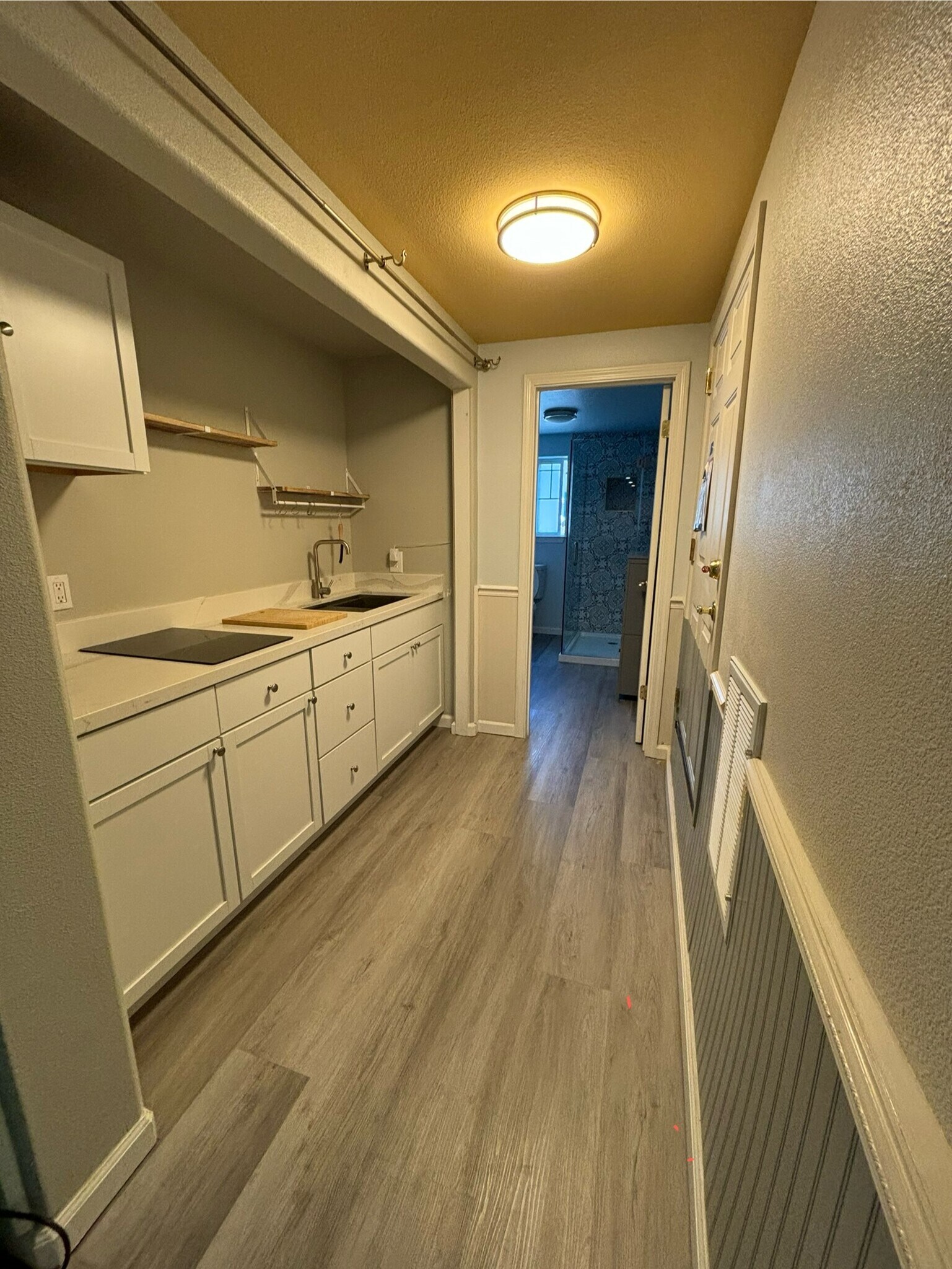kitchen area - 4460 Stanford Ave