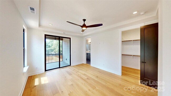 Building Photo - 313 E Peterson Dr