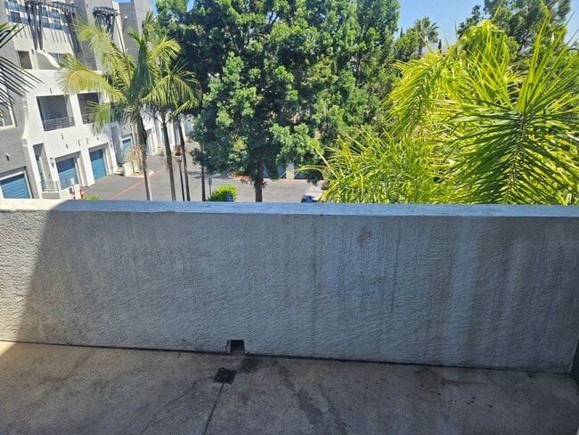 Building Photo - 1241 Santa Cora Ave
