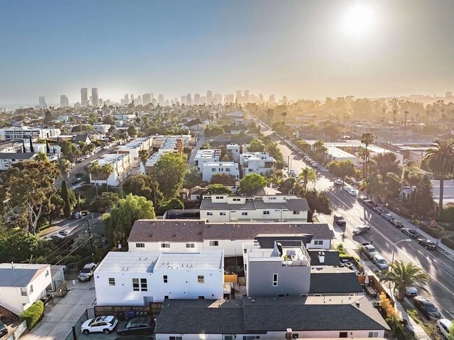 Building Photo - 2947 B. St