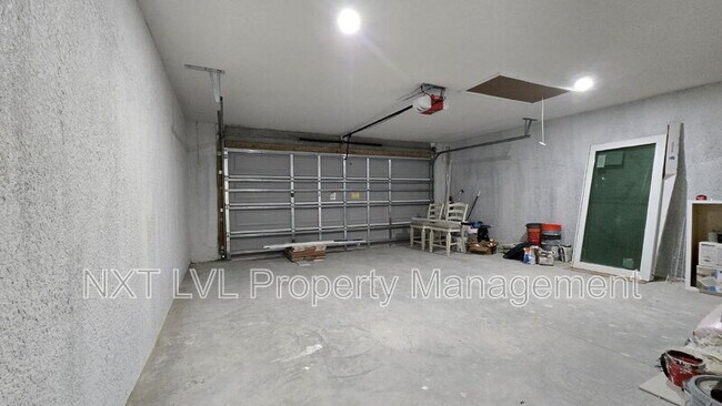 Building Photo - 423 NE 31st St