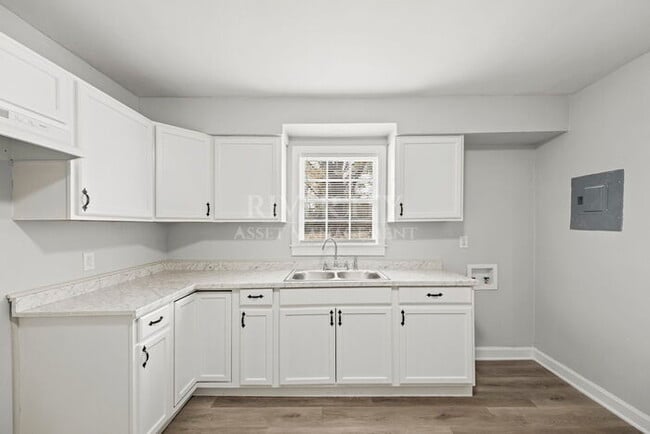 Building Photo - Gorgeous Renovated Home in Frayser!!! Section 8 Welcomed !!!!!