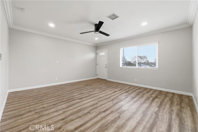 Building Photo - 1647 N Lake Ave