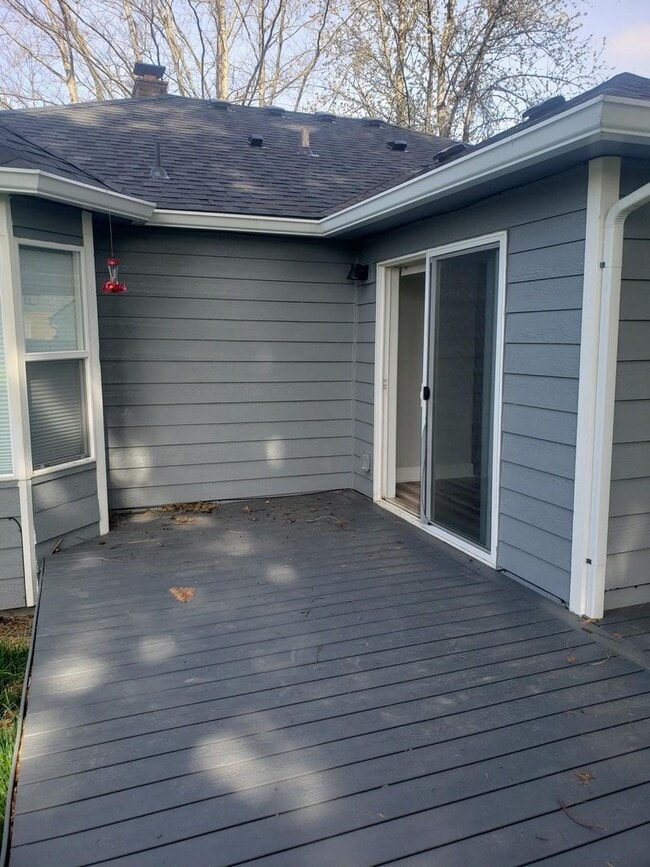 Building Photo - Remodeled Bungalow in Camas!