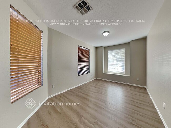 Building Photo - 13446 W Keim Dr