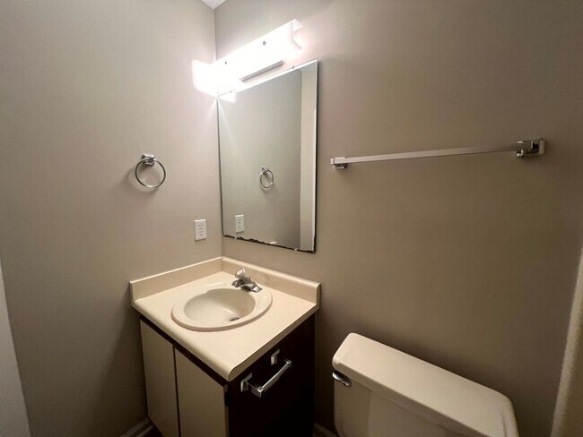 Building Photo - 544 Auburndale Ln