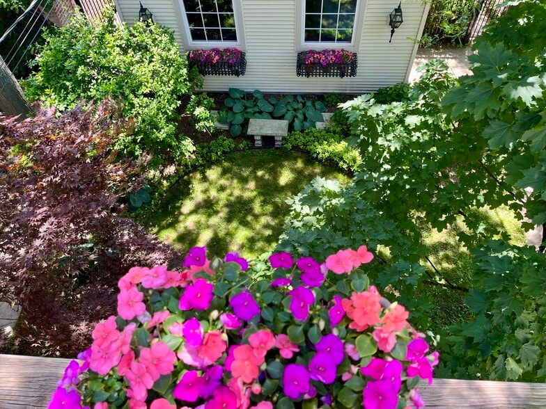 Building Photo - 734 Mulford St