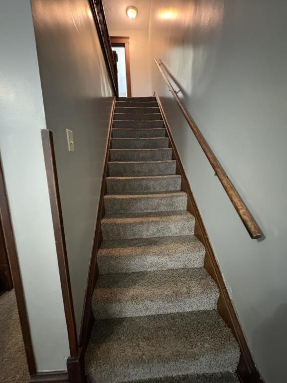 Building Photo - 242 W Summit St